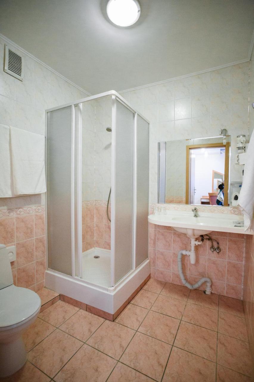 Siauliu Krasto Medziotoju Uzeiga Hotel Siauliai  Ruang foto